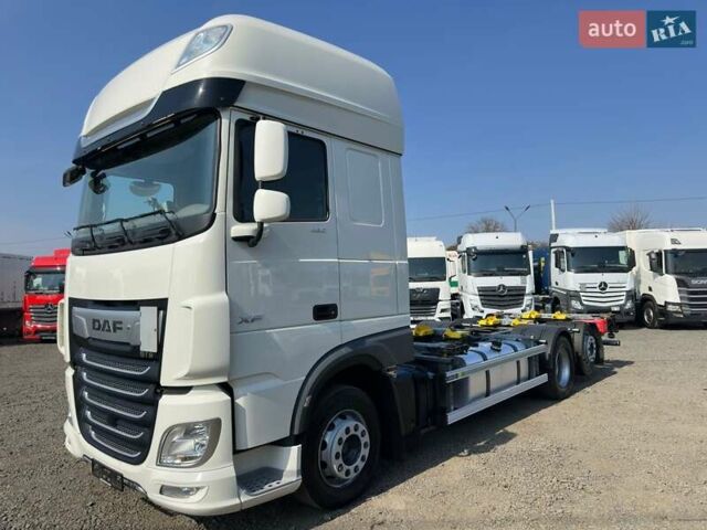 Белый Даф ХФ, объемом двигателя 12.9 л и пробегом 636 тыс. км за 58900 $, фото 1 на Automoto.ua