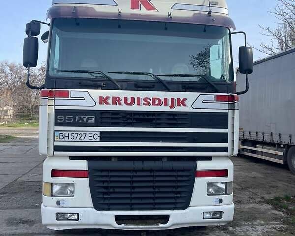 Белый Даф ХФ, объемом двигателя 0 л и пробегом 500 тыс. км за 8500 $, фото 1 на Automoto.ua