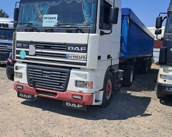 Белый Даф ХФ, объемом двигателя 12.58 л и пробегом 1000 тыс. км за 7200 $, фото 1 на Automoto.ua