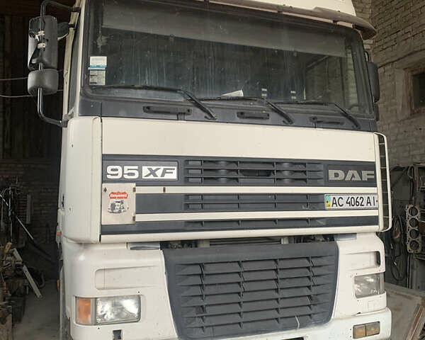 Белый Даф ХФ, объемом двигателя 0 л и пробегом 591 тыс. км за 4800 $, фото 1 на Automoto.ua