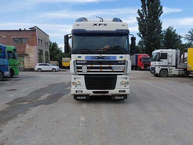 Белый Даф ХФ, объемом двигателя 0 л и пробегом 111 тыс. км за 11500 $, фото 1 на Automoto.ua