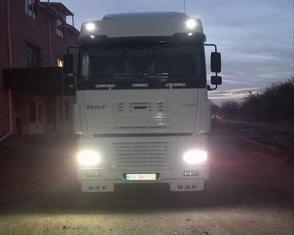 Белый Даф ХФ, объемом двигателя 12.6 л и пробегом 314 тыс. км за 10400 $, фото 1 на Automoto.ua