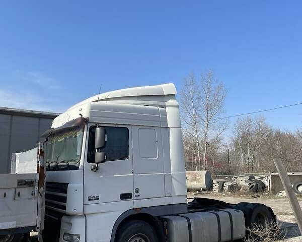 Белый Даф ХФ, объемом двигателя 12.9 л и пробегом 1 тыс. км за 10000 $, фото 1 на Automoto.ua