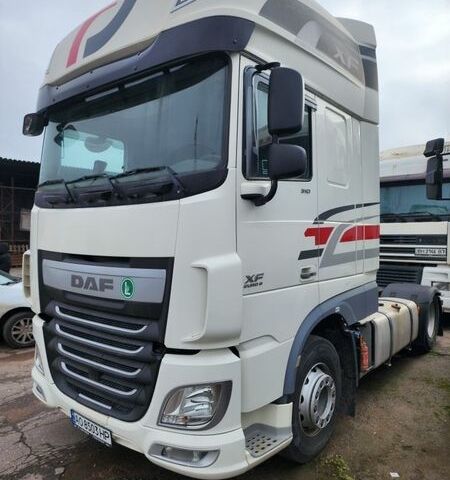 Белый Даф ХФ, объемом двигателя 12.9 л и пробегом 875 тыс. км за 22000 $, фото 1 на Automoto.ua