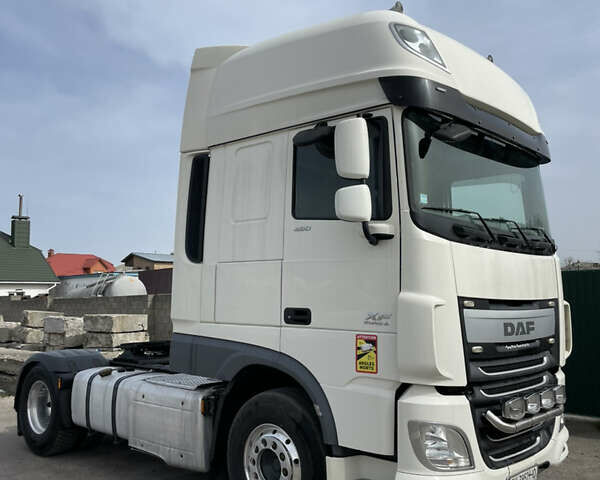 Белый Даф ХФ, объемом двигателя 12.9 л и пробегом 662 тыс. км за 23900 $, фото 1 на Automoto.ua