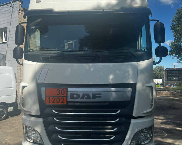 Белый Даф ХФ, объемом двигателя 12.9 л и пробегом 720 тыс. км за 31500 $, фото 1 на Automoto.ua