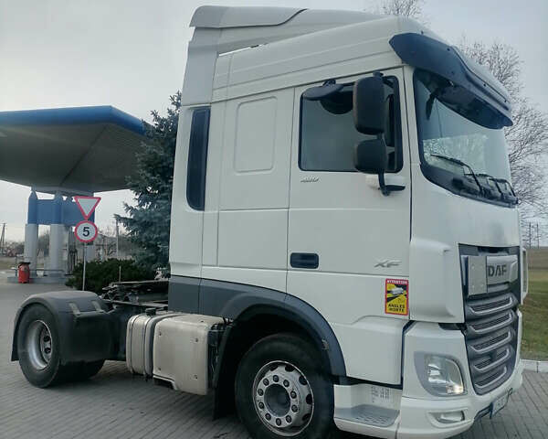 Белый Даф ХФ, объемом двигателя 12.9 л и пробегом 325 тыс. км за 36000 $, фото 1 на Automoto.ua