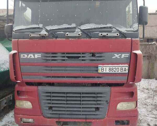 Красный Даф ХФ, объемом двигателя 12.58 л и пробегом 735 тыс. км за 6000 $, фото 1 на Automoto.ua