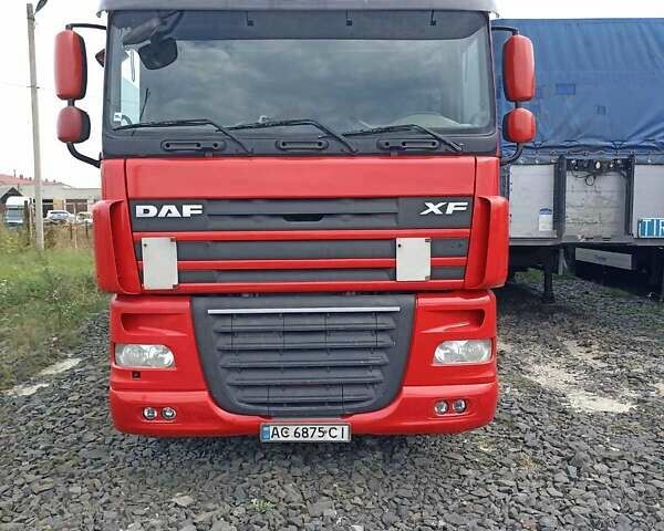 Красный Даф ХФ, объемом двигателя 12.9 л и пробегом 980 тыс. км за 13600 $, фото 1 на Automoto.ua