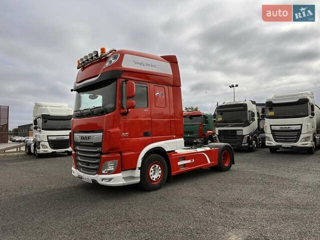 Красный Даф ХФ, объемом двигателя 12.9 л и пробегом 880 тыс. км за 33462 $, фото 1 на Automoto.ua