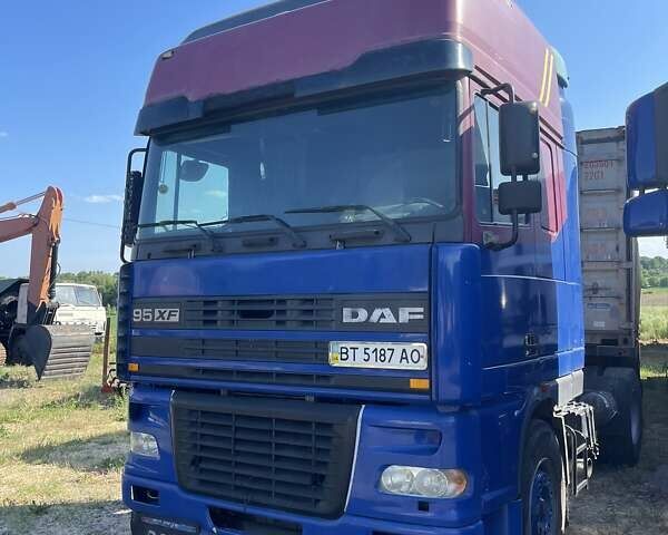 Синий Даф ХФ, объемом двигателя 12.9 л и пробегом 933 тыс. км за 8000 $, фото 1 на Automoto.ua