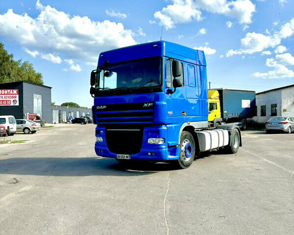 Синий Даф ХФ, объемом двигателя 12.9 л и пробегом 914 тыс. км за 17000 $, фото 1 на Automoto.ua