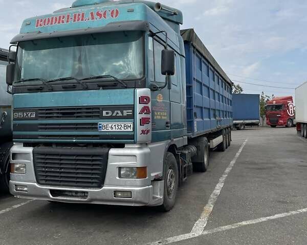 Зеленый Даф ХФ, объемом двигателя 12.58 л и пробегом 50 тыс. км за 7500 $, фото 1 на Automoto.ua