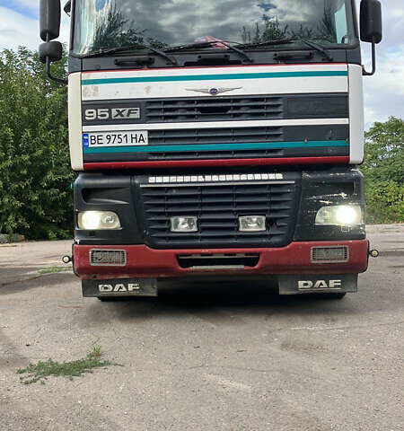 Красный Даф TE 47XS, объемом двигателя 12.58 л и пробегом 290 тыс. км за 6500 $, фото 1 на Automoto.ua