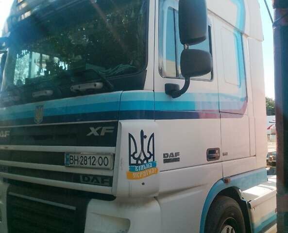 Белый Даф XF 105, объемом двигателя 12.9 л и пробегом 1000 тыс. км за 18000 $, фото 1 на Automoto.ua