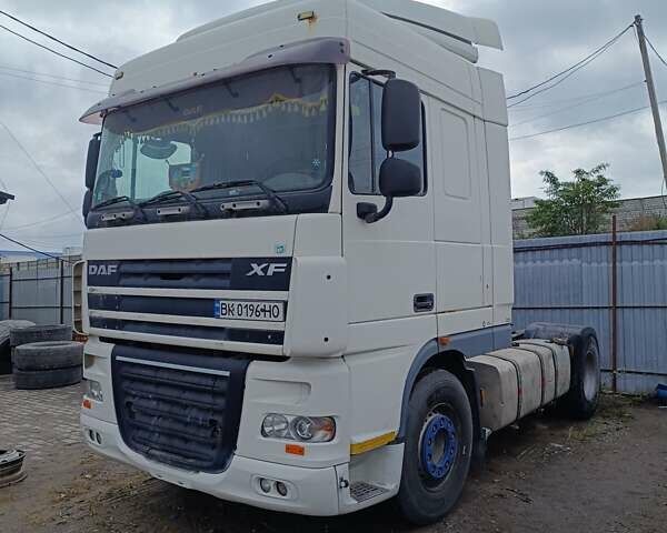 Белый Даф XF 105, объемом двигателя 0 л и пробегом 999 тыс. км за 6900 $, фото 1 на Automoto.ua