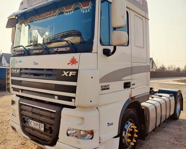Белый Даф XF 105, объемом двигателя 12.9 л и пробегом 999 тыс. км за 7300 $, фото 1 на Automoto.ua