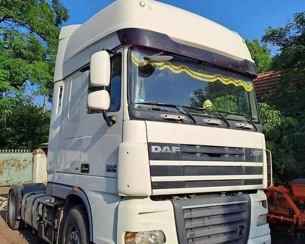 Білий Даф XF 105, об'ємом двигуна 12.9 л та пробігом 1 тис. км за 12500 $, фото 1 на Automoto.ua