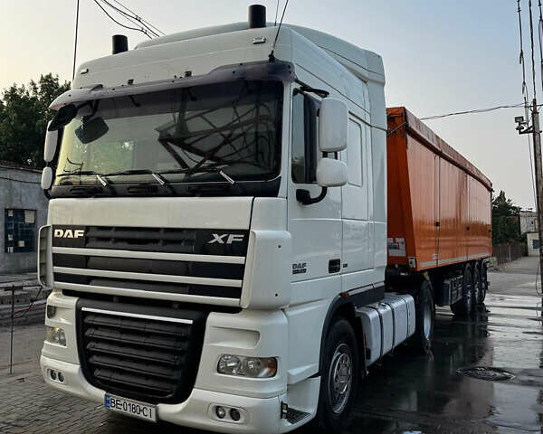 Белый Даф XF 105, объемом двигателя 0 л и пробегом 653 тыс. км за 18000 $, фото 1 на Automoto.ua