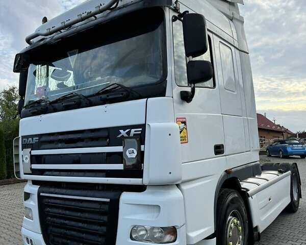 Белый Даф XF 105, объемом двигателя 12.9 л и пробегом 1000 тыс. км за 9900 $, фото 1 на Automoto.ua