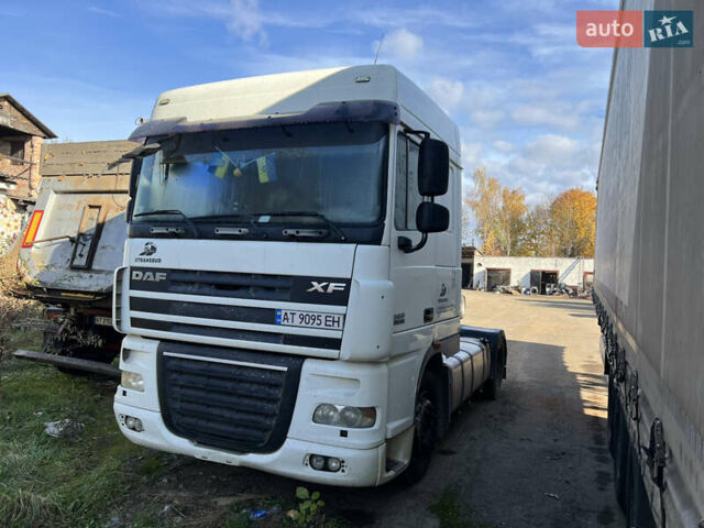 Белый Даф XF 105, объемом двигателя 12.9 л и пробегом 125 тыс. км за 7500 $, фото 1 на Automoto.ua
