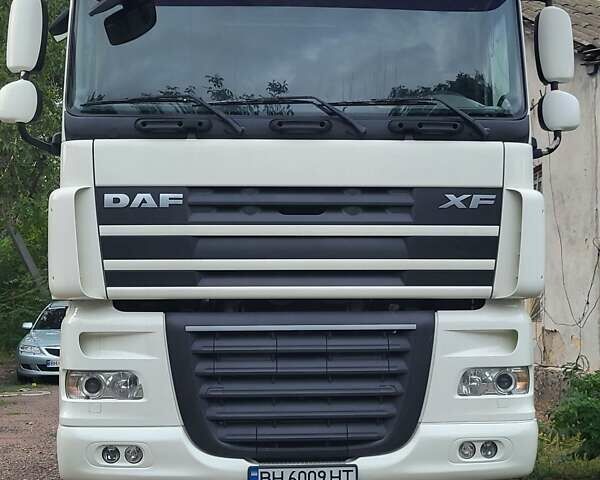 Белый Даф XF 105, объемом двигателя 13 л и пробегом 850 тыс. км за 20000 $, фото 1 на Automoto.ua