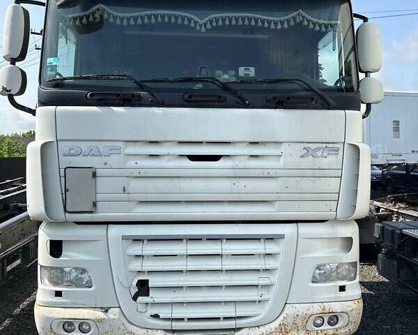 Білий Даф XF 105, об'ємом двигуна 12.9 л та пробігом 912 тис. км за 12500 $, фото 1 на Automoto.ua