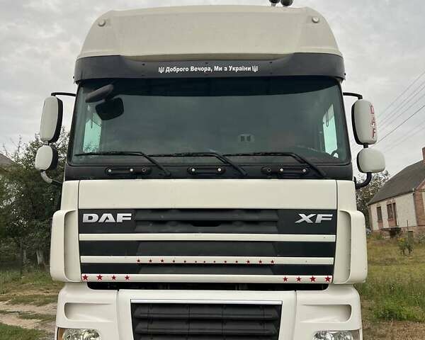 Белый Даф XF 105, объемом двигателя 12.9 л и пробегом 796 тыс. км за 16000 $, фото 1 на Automoto.ua