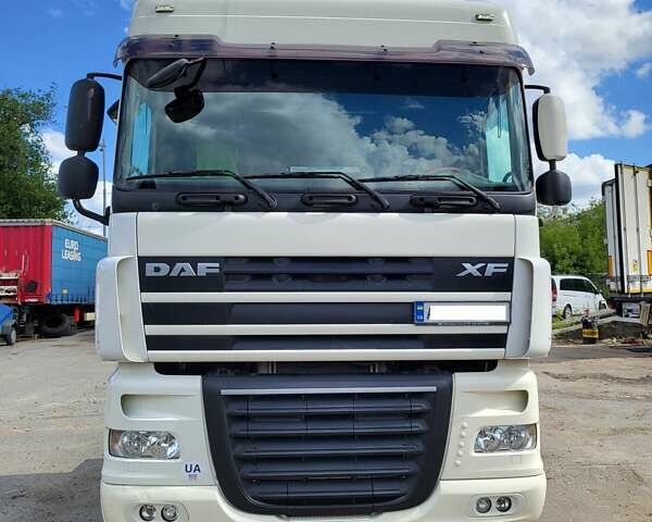 Белый Даф XF 105, объемом двигателя 12.9 л и пробегом 110 тыс. км за 12857 $, фото 1 на Automoto.ua