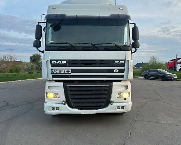 Белый Даф XF 105, объемом двигателя 12.9 л и пробегом 879 тыс. км за 12300 $, фото 1 на Automoto.ua