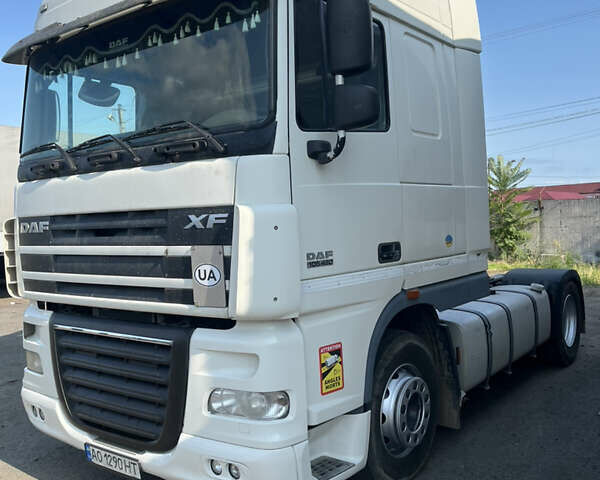 Белый Даф XF 105, объемом двигателя 12.9 л и пробегом 999 тыс. км за 10699 $, фото 1 на Automoto.ua