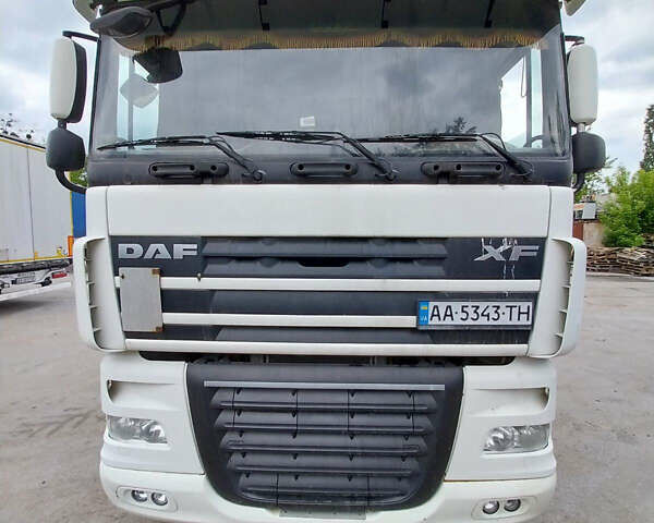 Белый Даф XF 105, объемом двигателя 12.9 л и пробегом 860 тыс. км за 17500 $, фото 1 на Automoto.ua