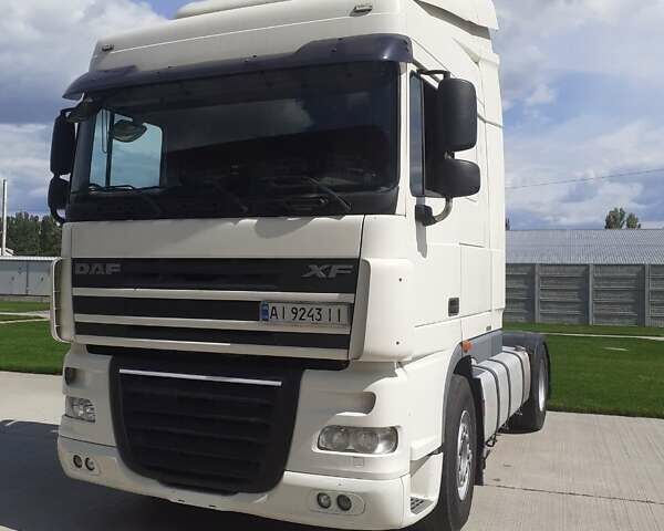 Белый Даф XF 105, объемом двигателя 12.9 л и пробегом 850 тыс. км за 15000 $, фото 1 на Automoto.ua