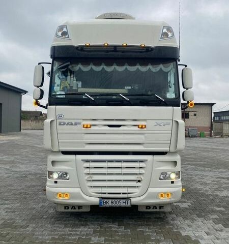 Белый Даф XF 105, объемом двигателя 12.9 л и пробегом 128 тыс. км за 15000 $, фото 1 на Automoto.ua