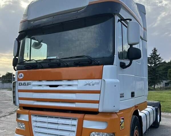 Белый Даф XF 105, объемом двигателя 12.9 л и пробегом 648 тыс. км за 24000 $, фото 1 на Automoto.ua