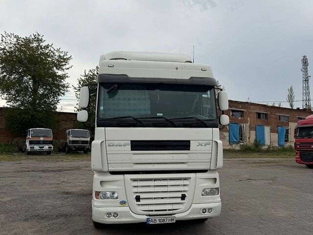 Белый Даф XF 105, объемом двигателя 12.9 л и пробегом 928 тыс. км за 14800 $, фото 1 на Automoto.ua