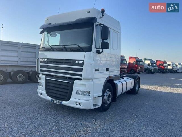 Белый Даф XF 105, объемом двигателя 12.9 л и пробегом 692 тыс. км за 25085 $, фото 1 на Automoto.ua