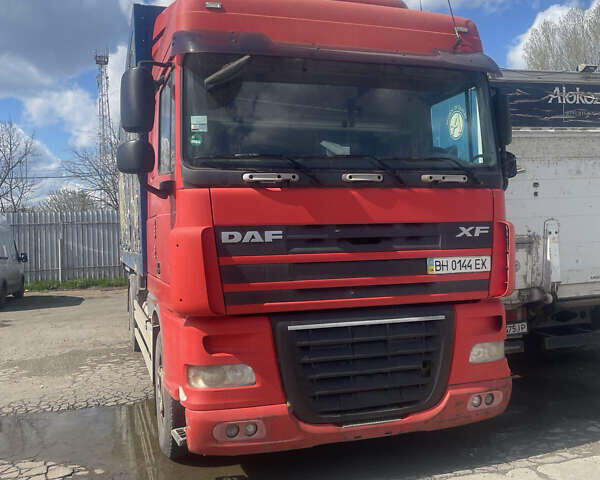 Красный Даф XF 105, объемом двигателя 12.9 л и пробегом 957 тыс. км за 14500 $, фото 1 на Automoto.ua