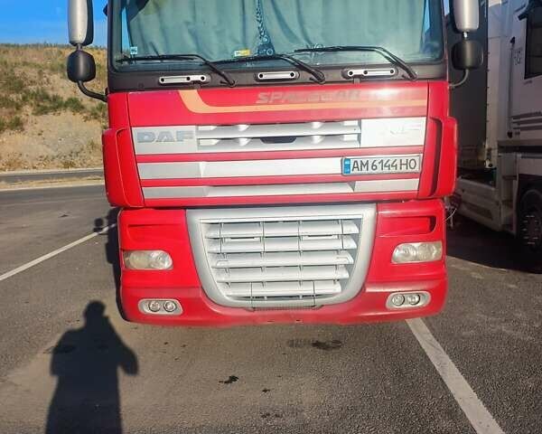 Красный Даф XF 105, объемом двигателя 12.6 л и пробегом 1 тыс. км за 15000 $, фото 1 на Automoto.ua