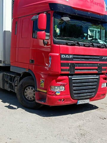 Красный Даф XF 105, объемом двигателя 12.9 л и пробегом 999 тыс. км за 29500 $, фото 1 на Automoto.ua