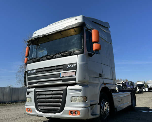 Серый Даф XF 105, объемом двигателя 12.9 л и пробегом 900 тыс. км за 13100 $, фото 1 на Automoto.ua