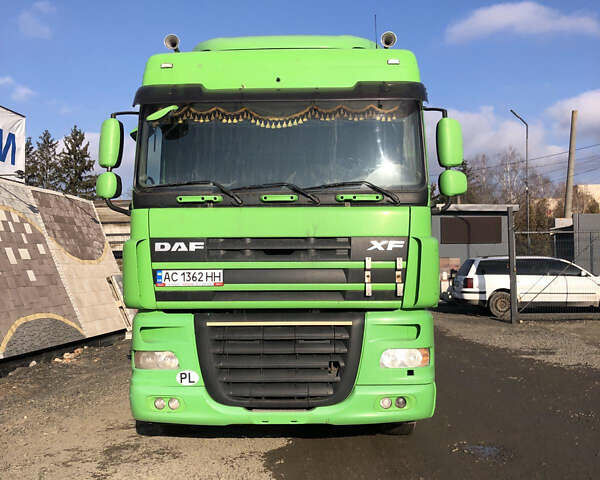 Зеленый Даф XF 105, объемом двигателя 12.9 л и пробегом 968 тыс. км за 14000 $, фото 1 на Automoto.ua