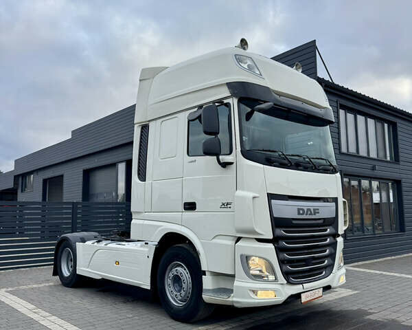 Белый Даф XF 106, объемом двигателя 12.9 л и пробегом 911 тыс. км за 21902 $, фото 1 на Automoto.ua