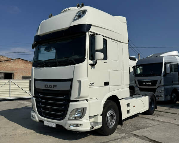 Белый Даф XF 106, объемом двигателя 12.9 л и пробегом 734 тыс. км за 26585 $, фото 1 на Automoto.ua