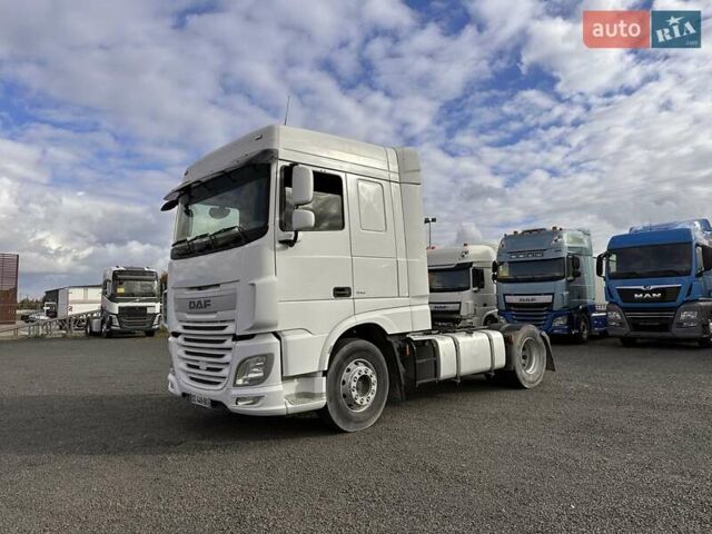 Белый Даф XF 106, объемом двигателя 12.9 л и пробегом 555 тыс. км за 25000 $, фото 1 на Automoto.ua