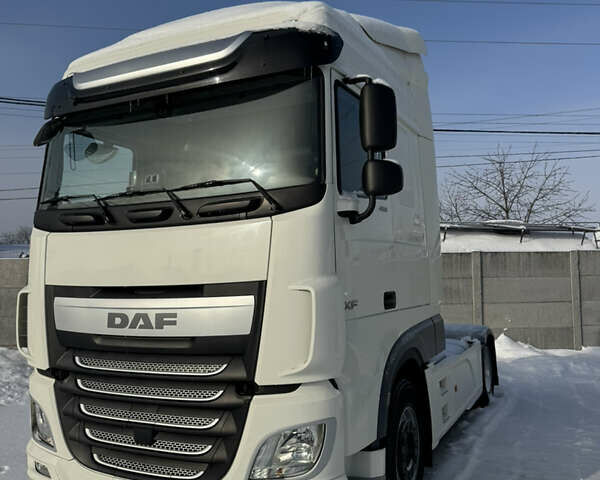 Белый Даф XF 106, объемом двигателя 12.9 л и пробегом 642 тыс. км за 31500 $, фото 1 на Automoto.ua