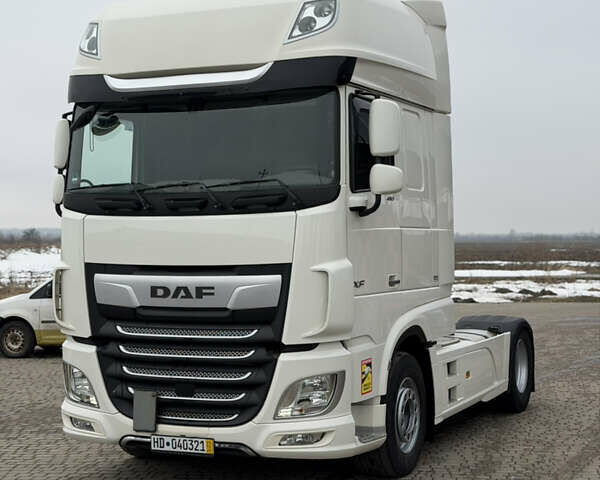 Белый Даф XF 106, объемом двигателя 12.9 л и пробегом 520 тыс. км за 38658 $, фото 1 на Automoto.ua