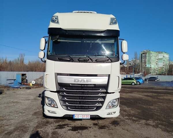 Бежевый Даф XF 106, объемом двигателя 0 л и пробегом 718 тыс. км за 21000 $, фото 1 на Automoto.ua
