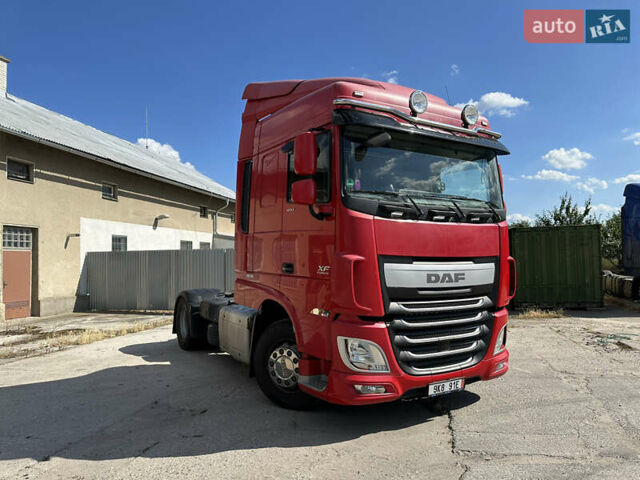 Красный Даф XF 106, объемом двигателя 12.9 л и пробегом 840 тыс. км за 20703 $, фото 1 на Automoto.ua