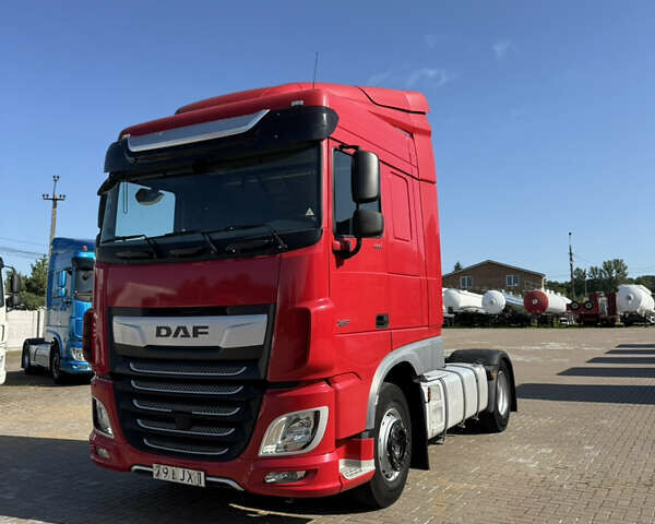 Красный Даф XF 106, объемом двигателя 12.9 л и пробегом 812 тыс. км за 29500 $, фото 1 на Automoto.ua